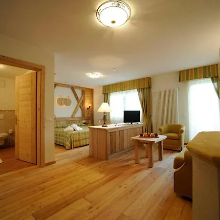 Casez Hotel 4*