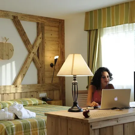 Hotel Casez 4*